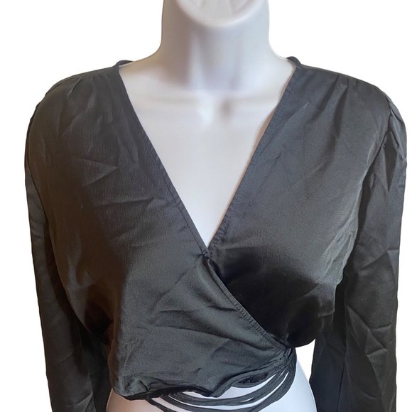 Rue21 black cropped tie hem new with tags top size S - Picture 8 of 8